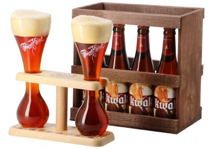 Pauwel Kwak bierpakket met twee glazen een houder en 4 flesjes bier